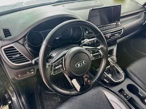 Used 2021 Kia Seltos SX w/ SX Sunroof Package AWD/4WD image 14
