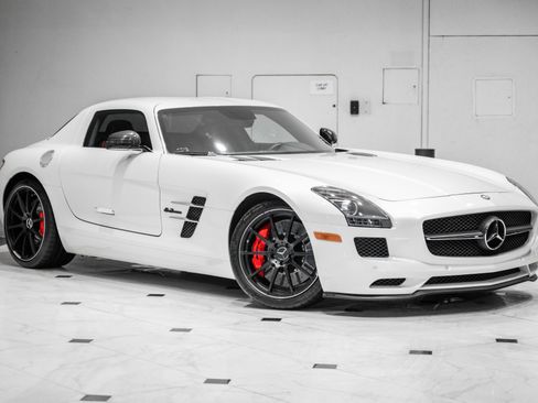 Used 2012 Mercedes-Benz SLS AMG Coupe image 2