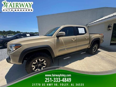 Used 2020 Toyota Tacoma TRD Off-Road AWD/4WD image 1