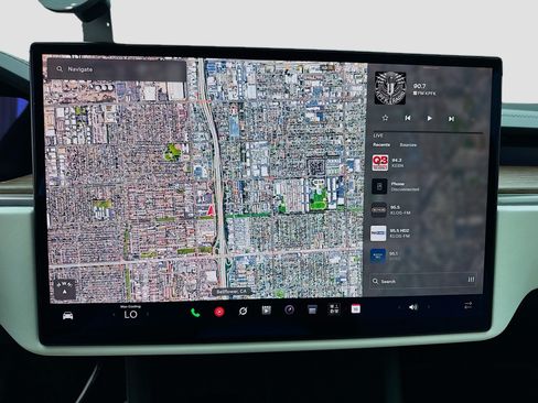 Used 2022 Tesla Model X AWD/4WD image 9