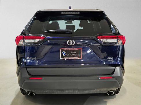 Used 2025 Toyota RAV4 XLE AWD/4WD image 4