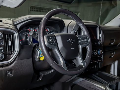 Used 2022 Chevrolet Silverado 2500 LTZ w/ LTZ Plus Package image 16