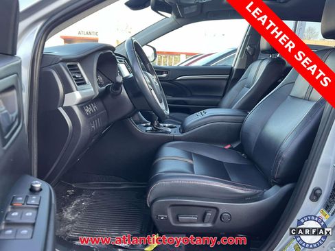 Used 2019 Toyota Highlander SE image 13