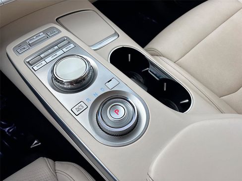 Used 2022 Genesis GV70 2.5T w/ Select Package image 18