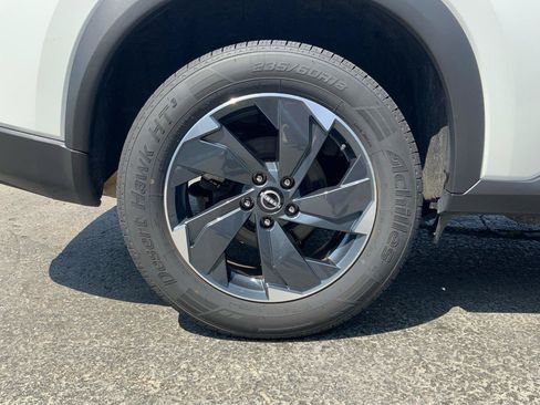 Used 2024 Nissan Rogue SV AWD/4WD image 26