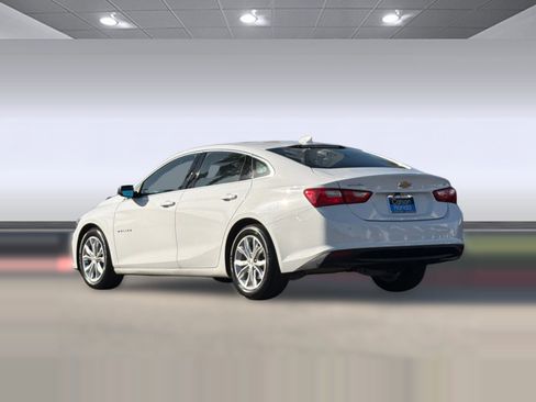 Used 2024 Chevrolet Malibu LT image 3