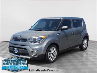 Used 2017 Kia Soul + FWD video 1