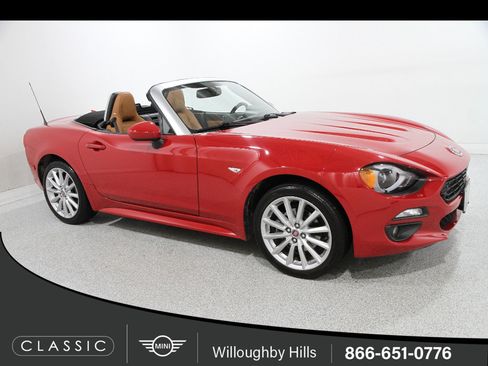 Used 2019 FIAT 124 Spider Lusso w/ Convenience Group RWD image 1