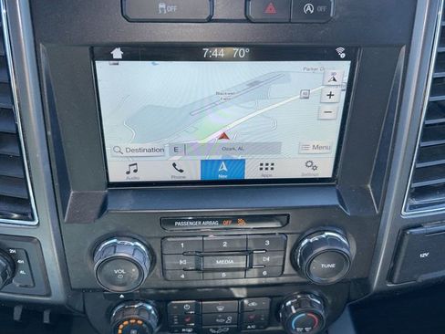 Used 2018 Ford F150 XLT w/ Equipment Group 302A Luxury AWD/4WD image 15