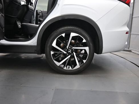 Used 2024 Mitsubishi Outlander SEL FWD image 19