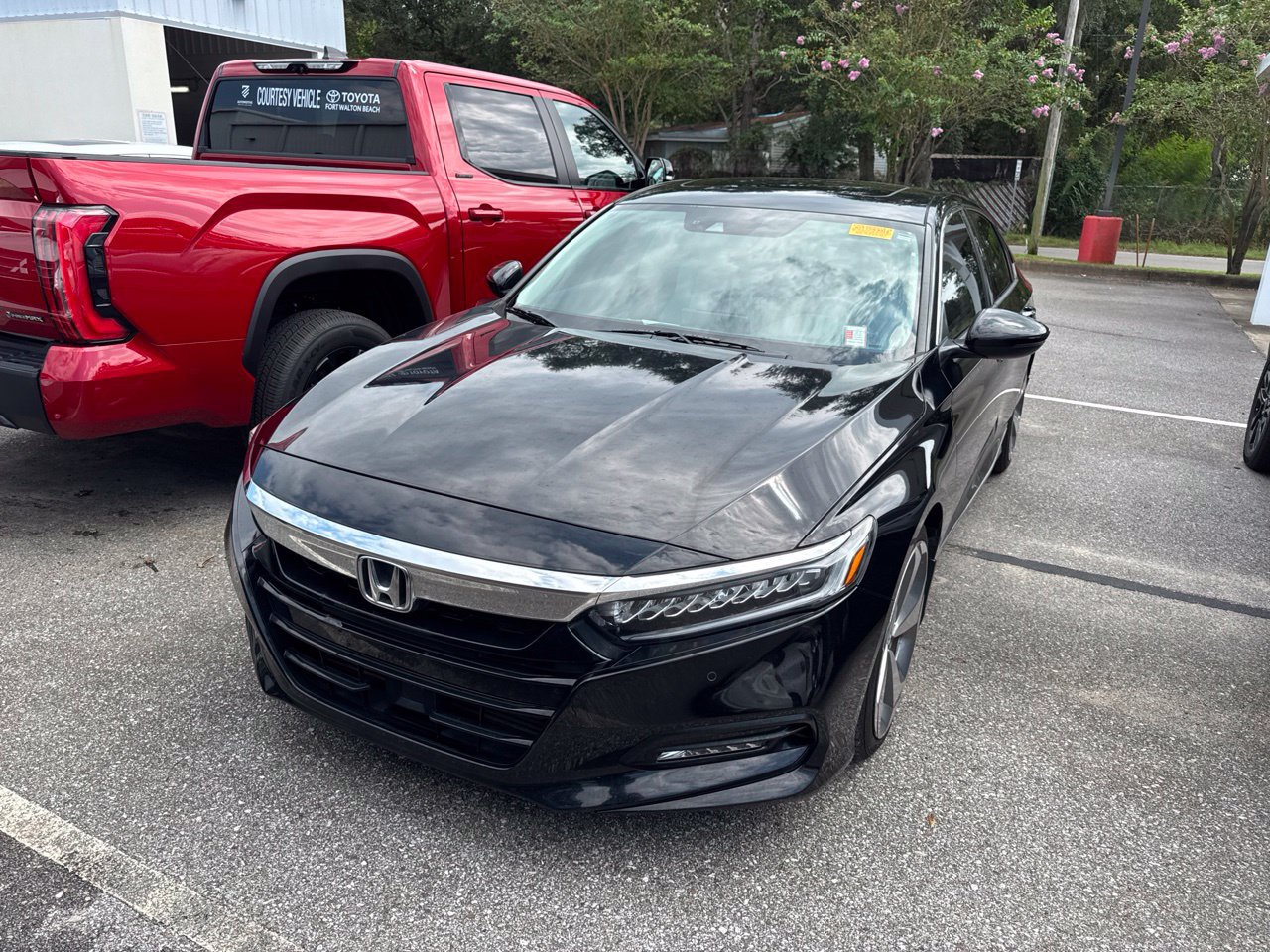 Used 2018 Honda Accord Touring image 1