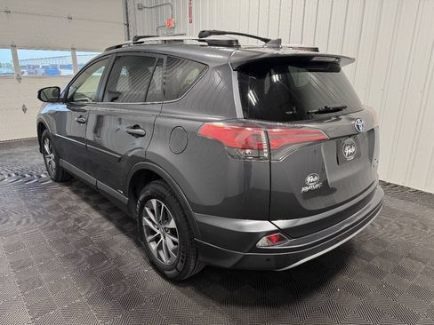 Used 2018 Toyota RAV4 XLE w/ Convenience Package AWD/4WD image 4