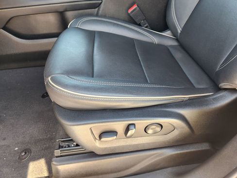 Used 2022 Chevrolet Suburban Premier image 24