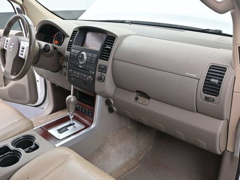 Used 2010 Nissan Pathfinder LE w/ Navigation Pkg AWD/4WD image 29