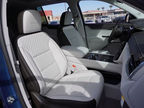 New 2026 GMC Acadia Denali FWD image 15