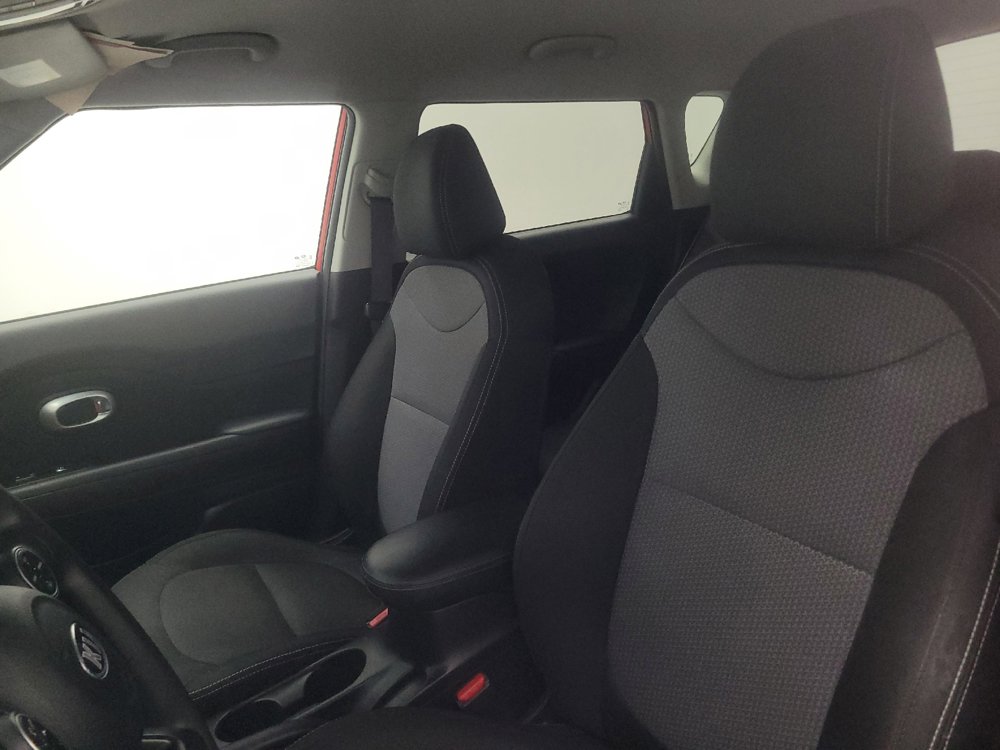 Used 2019 Kia Soul + FWD image 17