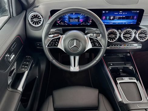Used 2024 Mercedes-Benz GLB 250 image 16