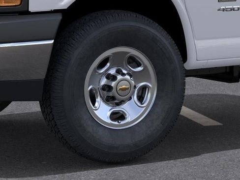 New 2026 Chevrolet Express 3500 RWD image 9