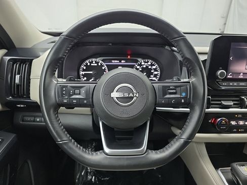 Used 2023 Nissan Pathfinder SV w/ Black Appearance Package image 24