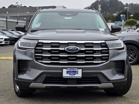 New 2026 Ford Explorer Active RWD image 13