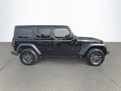 Used 2024 Jeep Wrangler Unlimited Sport AWD/4WD image 3
