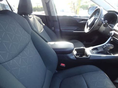 Used 2024 Toyota RAV4 XLE FWD image 8