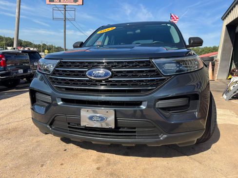 Used 2022 Ford Explorer XLT RWD image 3