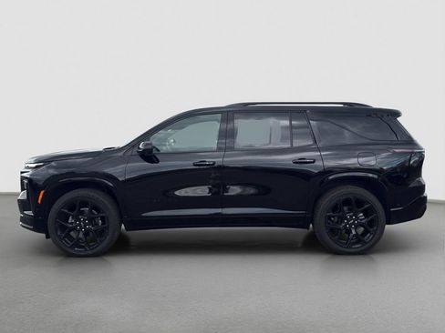 Used 2025 Chevrolet Traverse RS FWD image 3