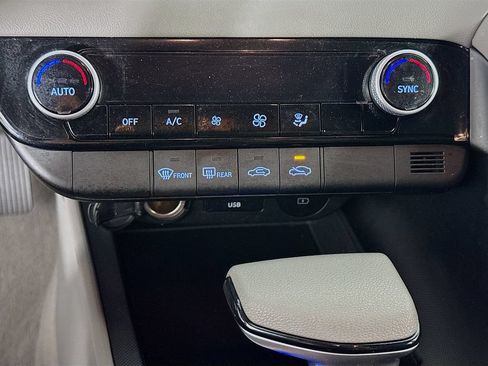 Used 2024 Hyundai Elantra SEL FWD image 20