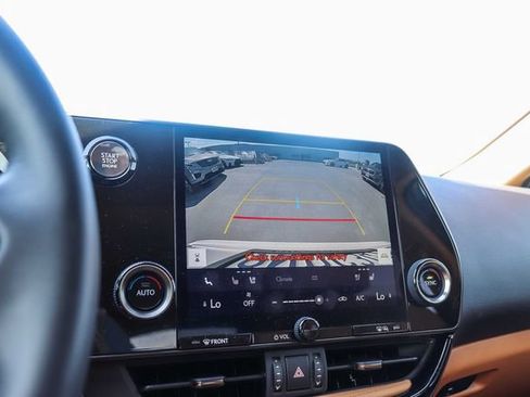 Used 2025 Lexus NX 250 FWD w/ Premium Package image 22