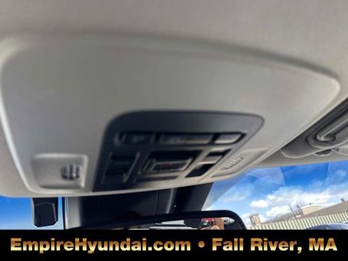 Used 2020 Toyota Camry XLE w/ Sunroof Package image 26