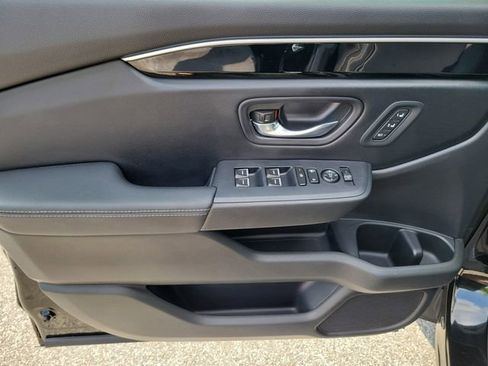 Certified 2025 Honda Pilot EX-L image 8