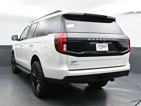 New 2025 Ford Expedition Active image 11