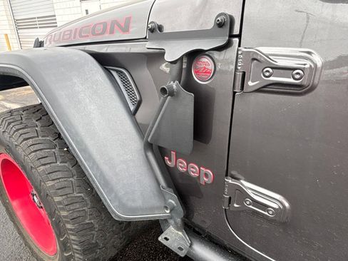 Used 2019 Jeep Wrangler Unlimited Rubicon AWD/4WD image 37