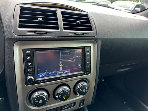 Used 2012 Dodge Challenger SRT8 w/ Premium Sound Group image 33