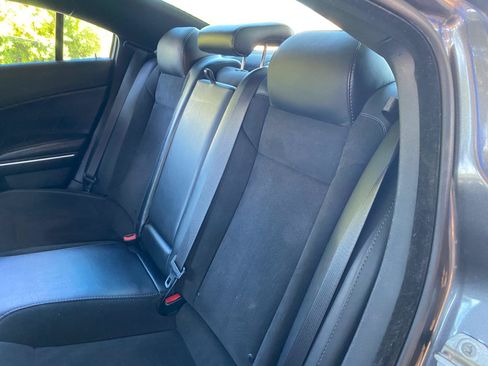 Used 2015 Dodge Charger R/T RWD image 30