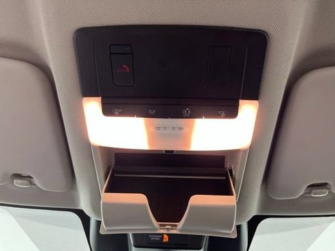 Used 2024 Nissan Rogue SV FWD image 34