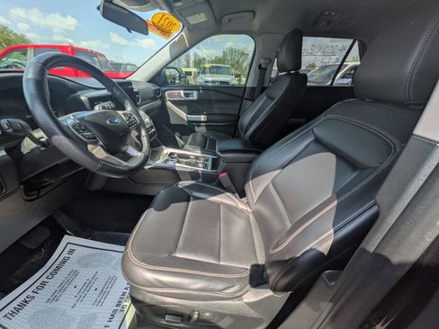 Used 2021 Ford Explorer XLT w/ Equipment Group 202A image 10