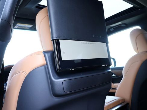 New 2026 Lexus LX 600 4WD w/ Luxury Package image 15