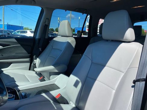 Used 2018 Honda Pilot Touring image 10