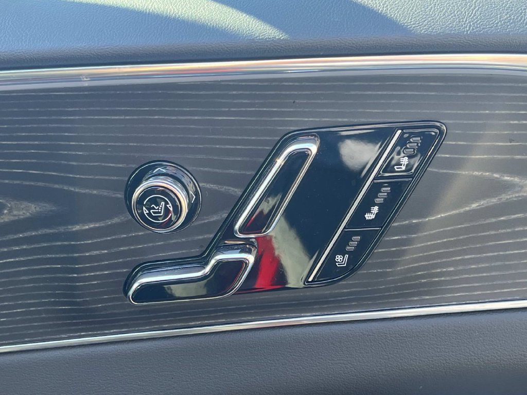 Used 2024 Cadillac Lyriq Luxury RWD image 25
