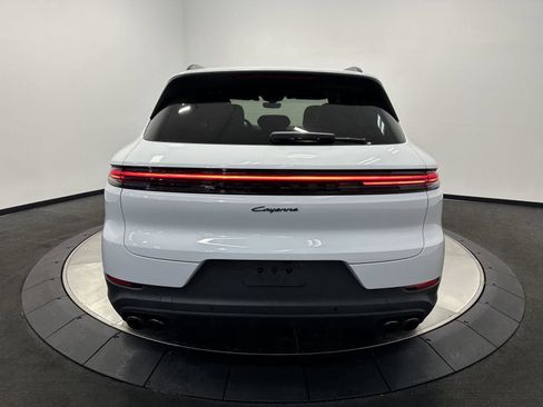 Certified 2025 Porsche Cayenne image 6