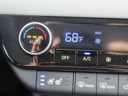 New 2026 Hyundai Elantra Limited image 22