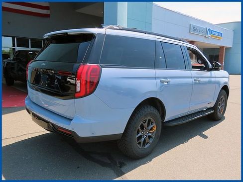 Used 2025 Ford Expedition Tremor AWD/4WD image 7