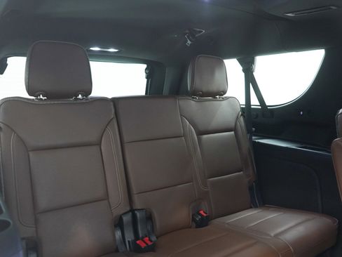 Used 2021 Chevrolet Suburban High Country w/ Premium Package AWD/4WD image 14