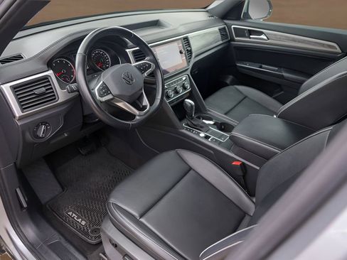 Used 2020 Volkswagen Atlas Cross Sport SE w/ Towing Package FWD image 11