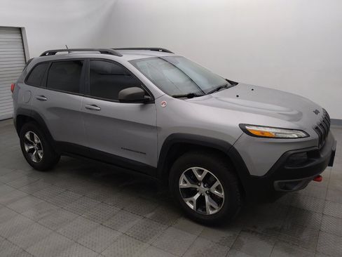 Used 2015 Jeep Cherokee Trailhawk w/ Cold Weather Group AWD/4WD image 11