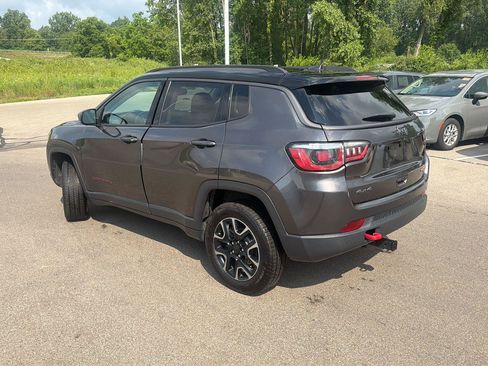 Used 2019 Jeep Compass Trailhawk AWD/4WD image 3