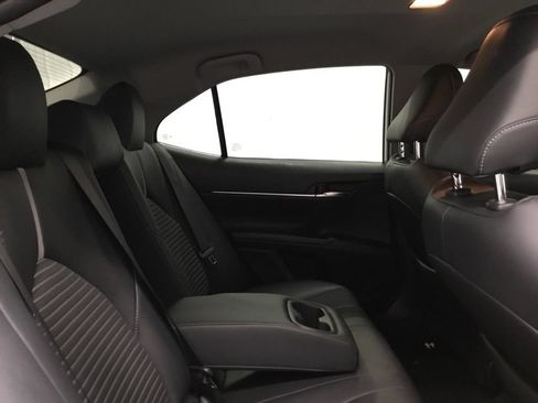 Used 2019 Toyota Camry SE FWD image 15