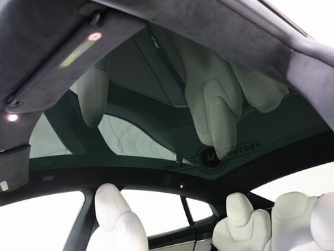 Used 2022 Tesla Model S Plaid image 13